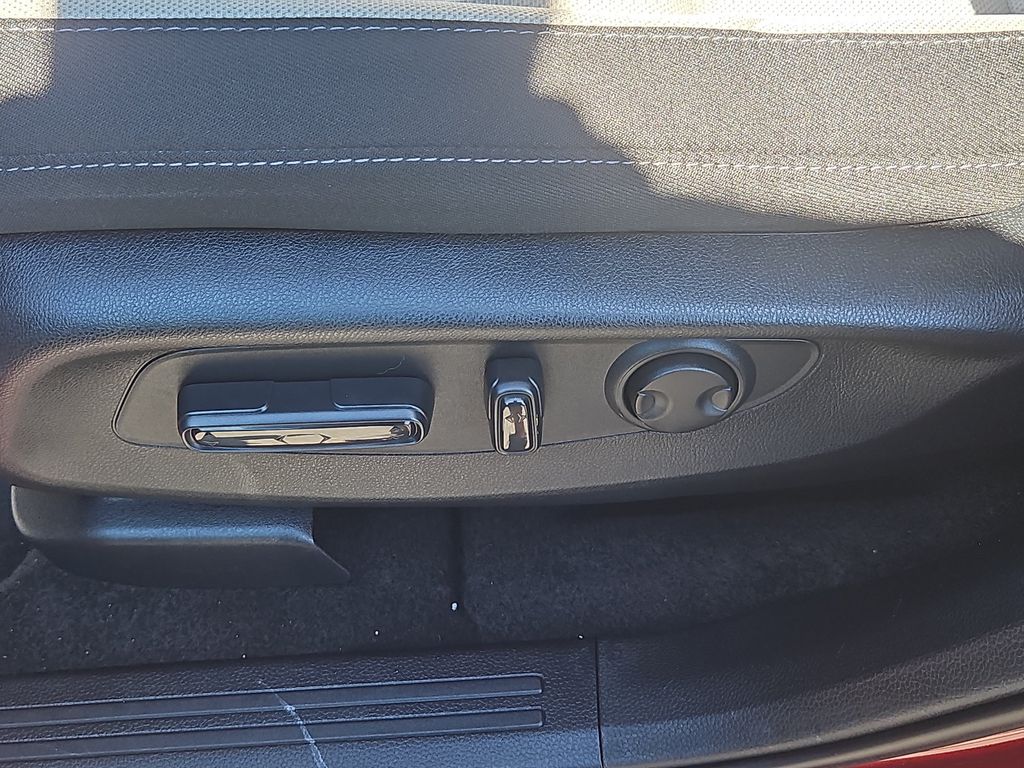 2025 Honda CR-V EX - Photo 20