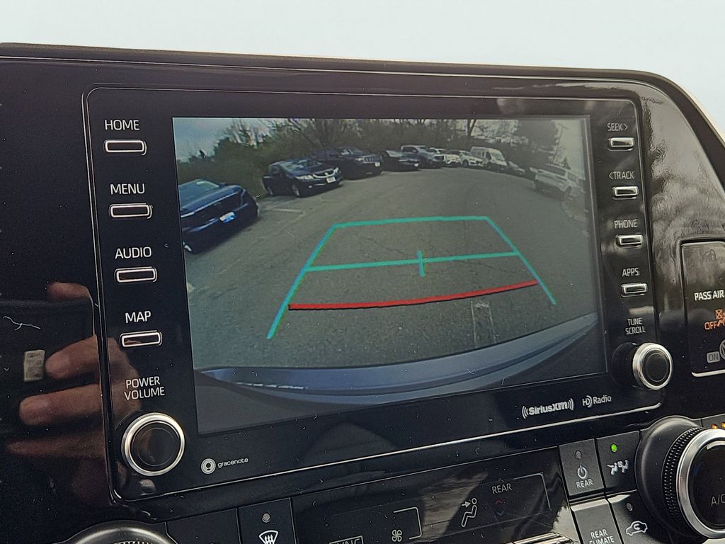 2022 Toyota Highlander XLE - Photo 15