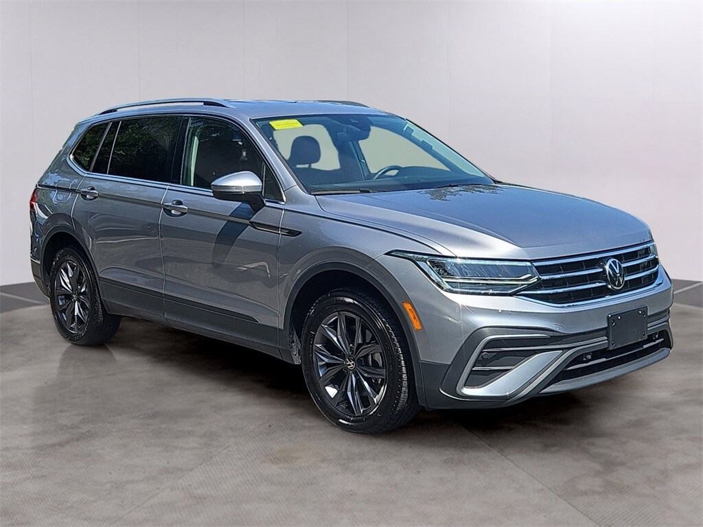 2024 Volkswagen Tiguan SE Wolfsburg Edition photo 3