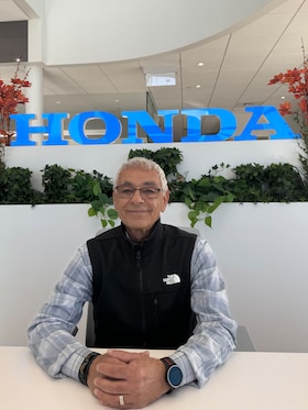 Staff member Wahid Hamdy from ID_458e8f243bfb