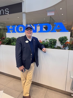 Staff member Gary Cole from ID_d49fcd9caab1