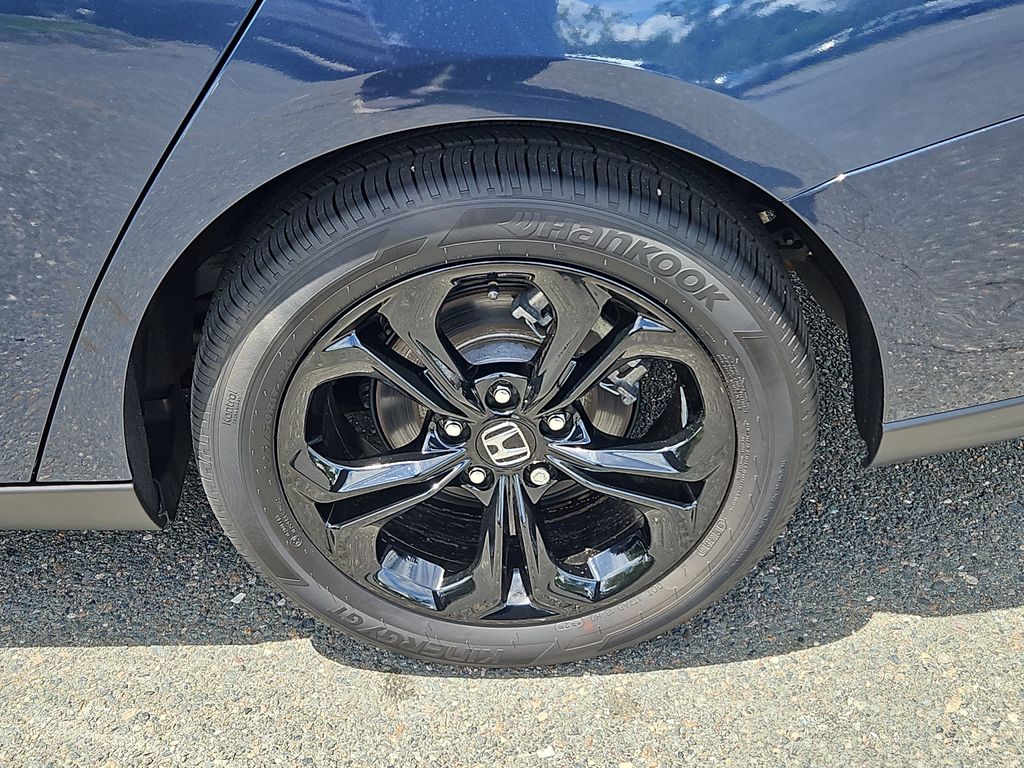2025 Honda Accord SE - Photo 8