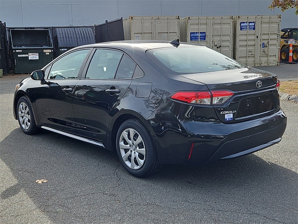 2022 Toyota Corolla LE photo 4