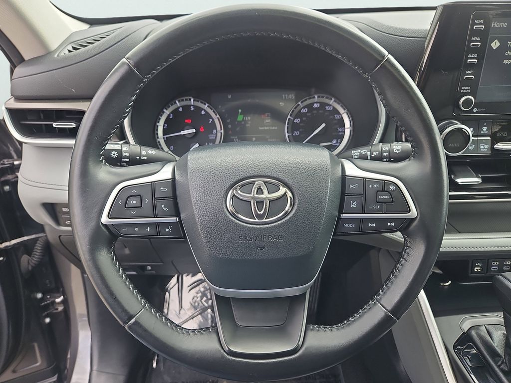 2022 Toyota Highlander XLE - Photo 26