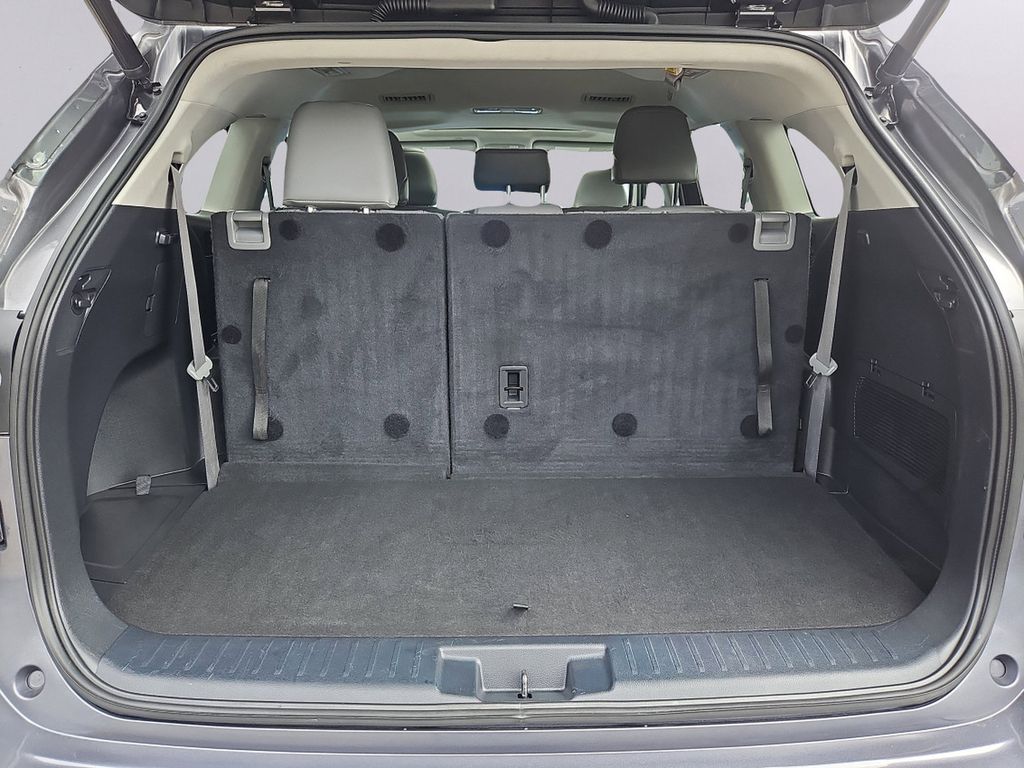 2022 Toyota Highlander XLE - Photo 31