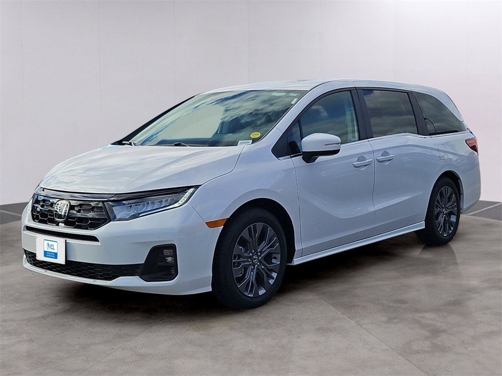 2026 Honda Odyssey Touring's photo