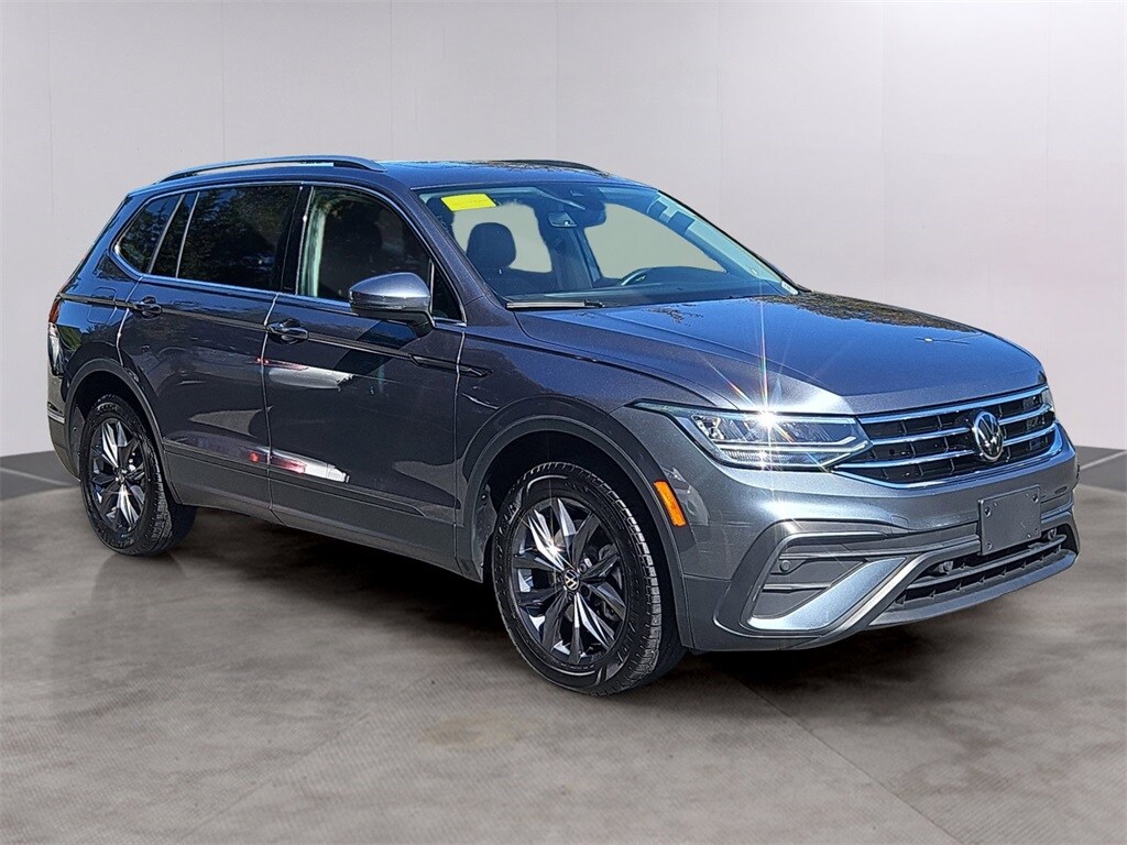 2022 Volkswagen Tiguan SE photo 3