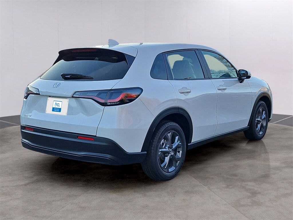 2026 Honda HR-V LX photo 3