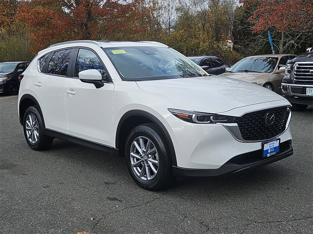 2023 Mazda CX-5 2.5 S Preferred photo 2
