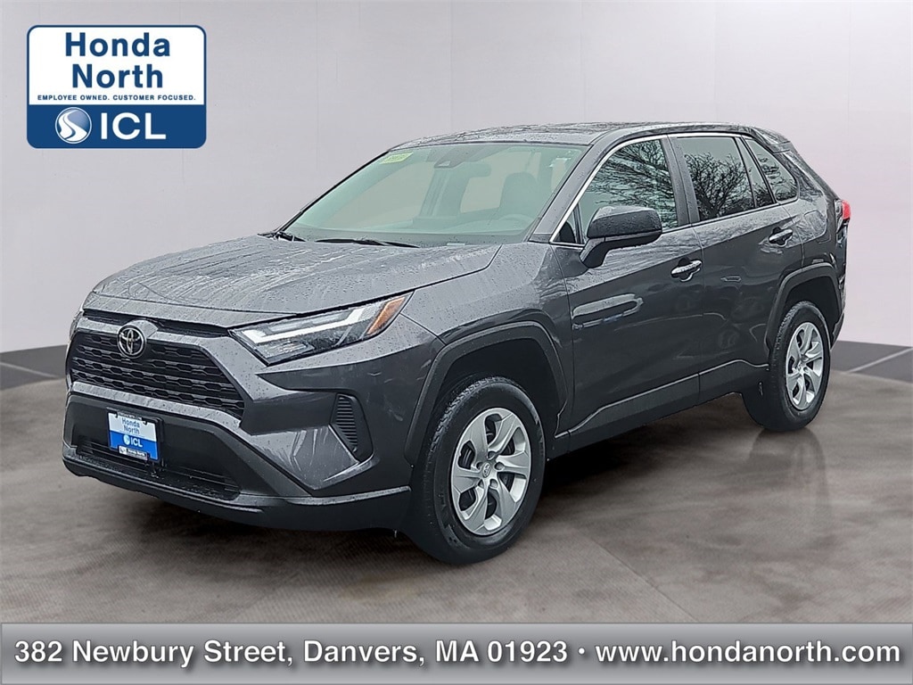 2023 Toyota RAV4 LE's photo