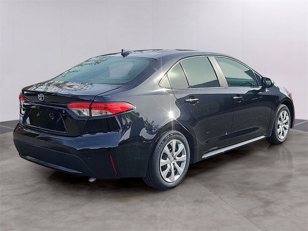 Used 2022 Toyota Corolla LE Sedan