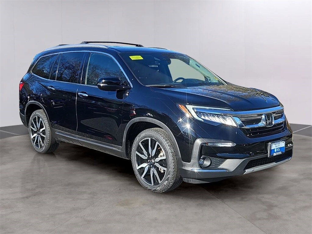 2022 Honda Pilot Touring Sport photo 3