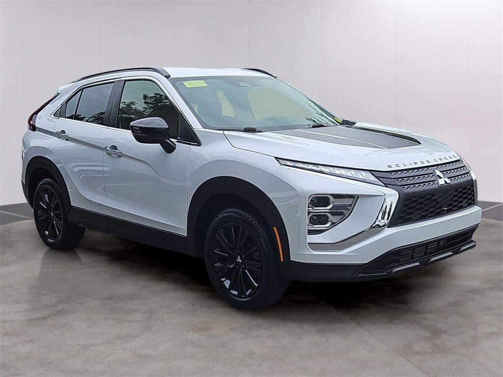 2024 Mitsubishi Eclipse Cross LE Ralliart photo 2