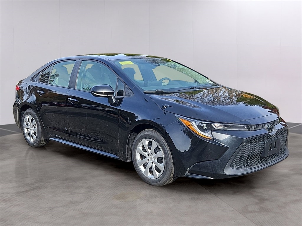 Used 2022 Toyota Corolla LE Sedan