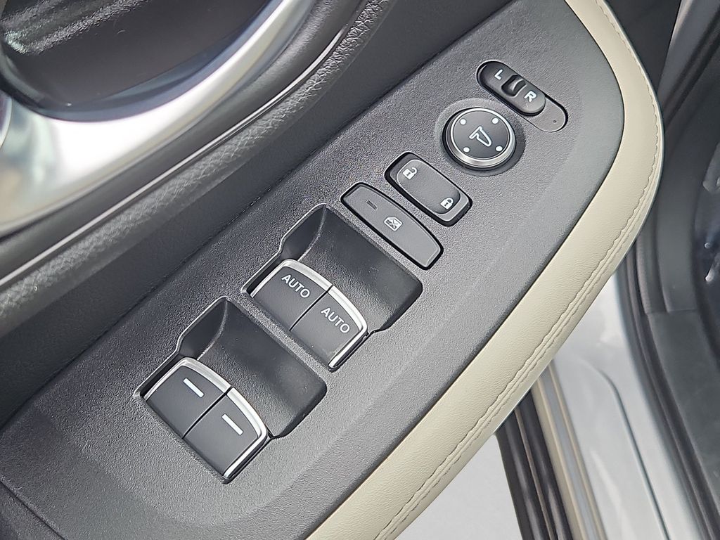 2026 Honda HR-V EX-L - Photo 24