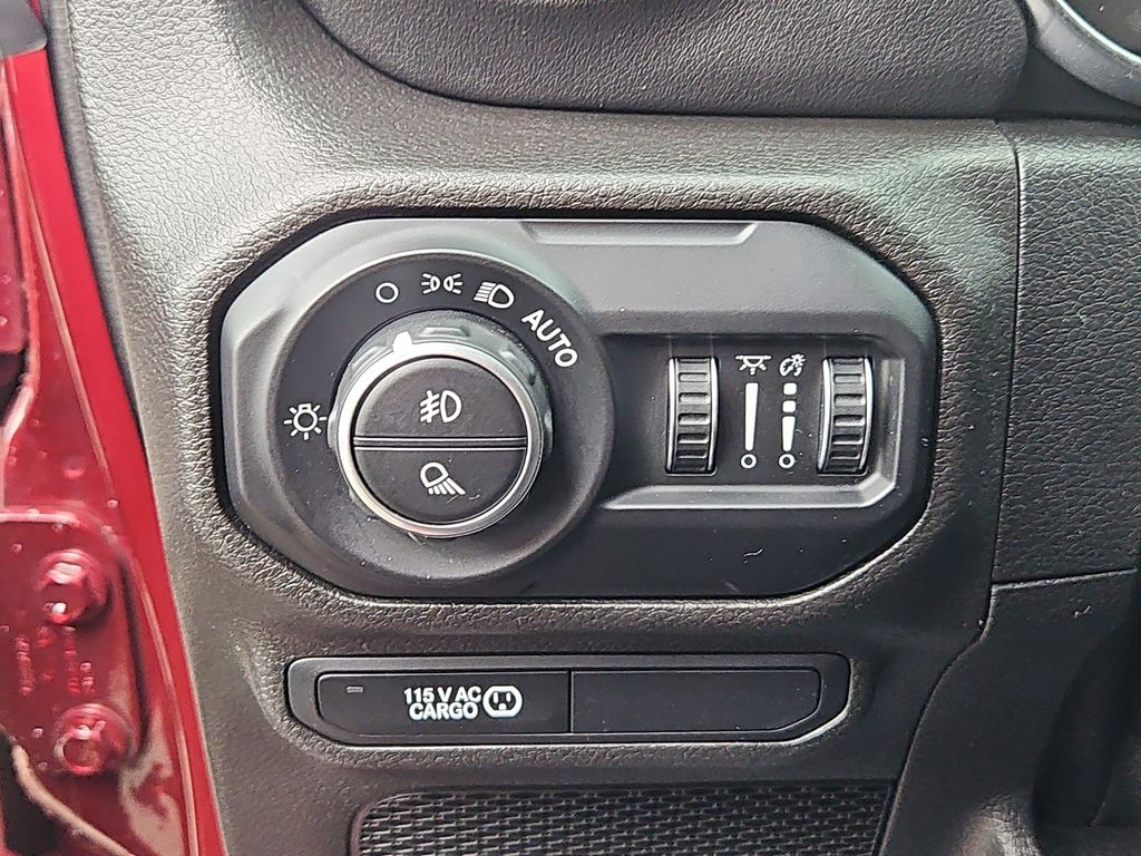 2021 Jeep Gladiator High Altitude's photo