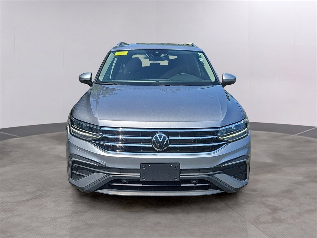 2024 Volkswagen Tiguan SE Wolfsburg Edition photo 2