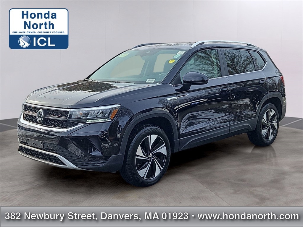 2024 Volkswagen Taos SE's photo