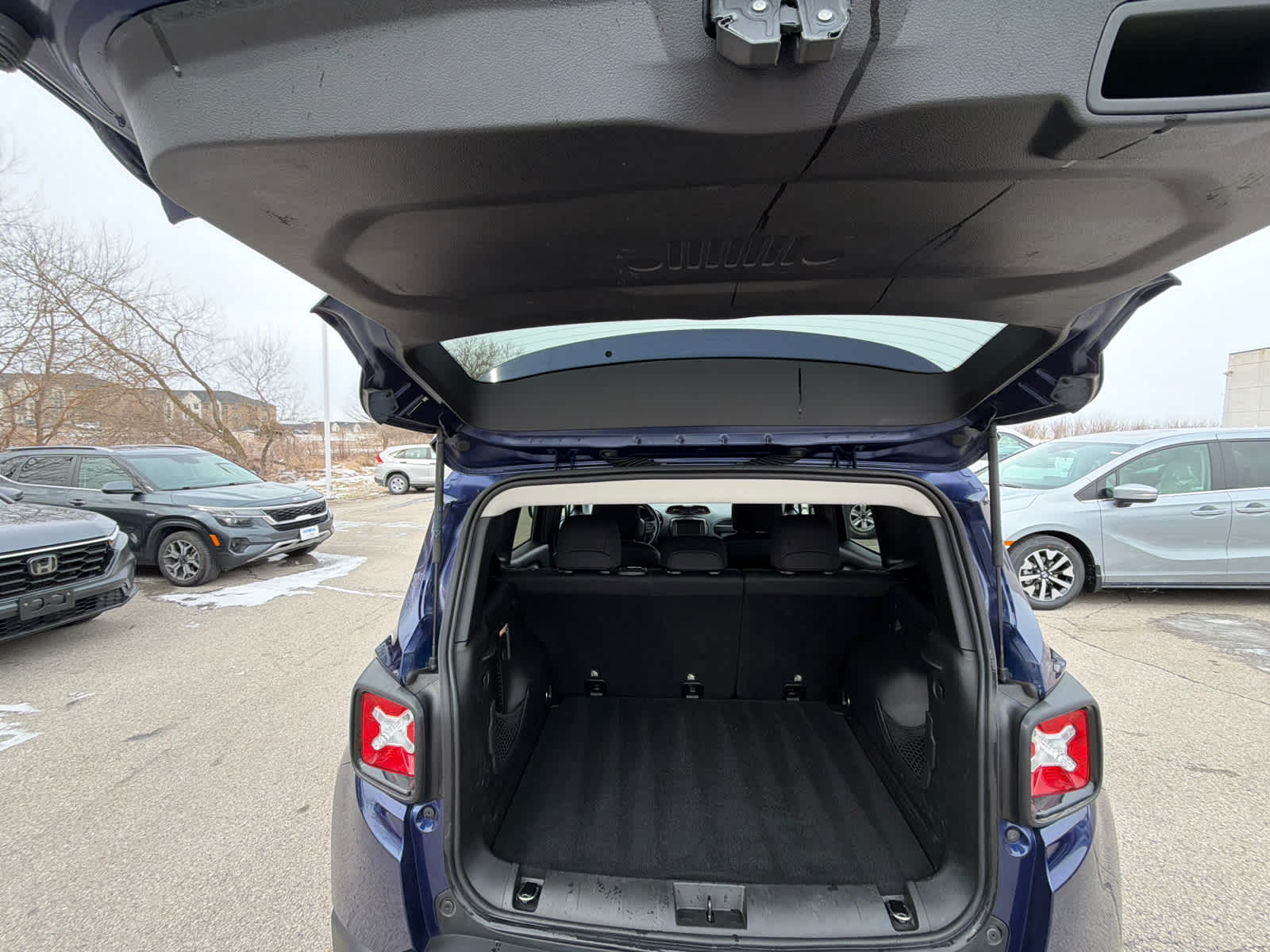 Thumbnail: 2019 Jeep Renegade - 11