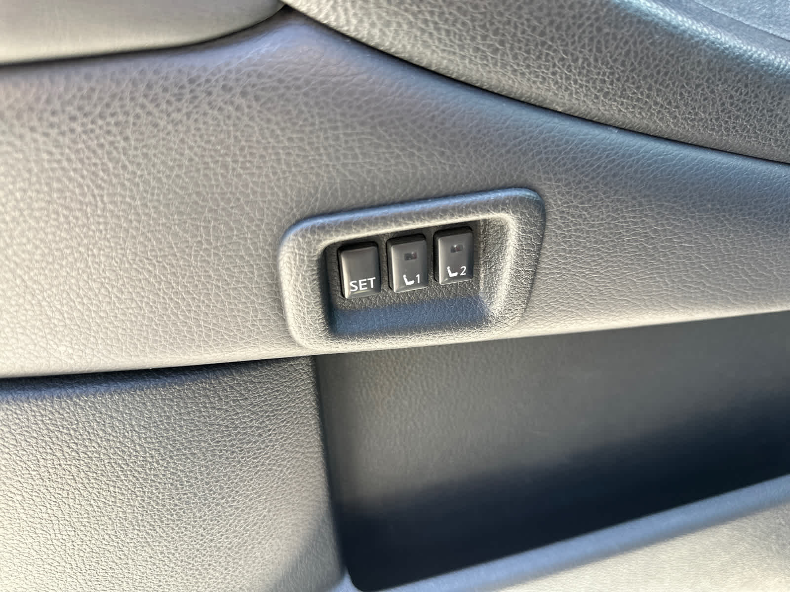 Thumbnail: 2014 Nissan Murano - 16