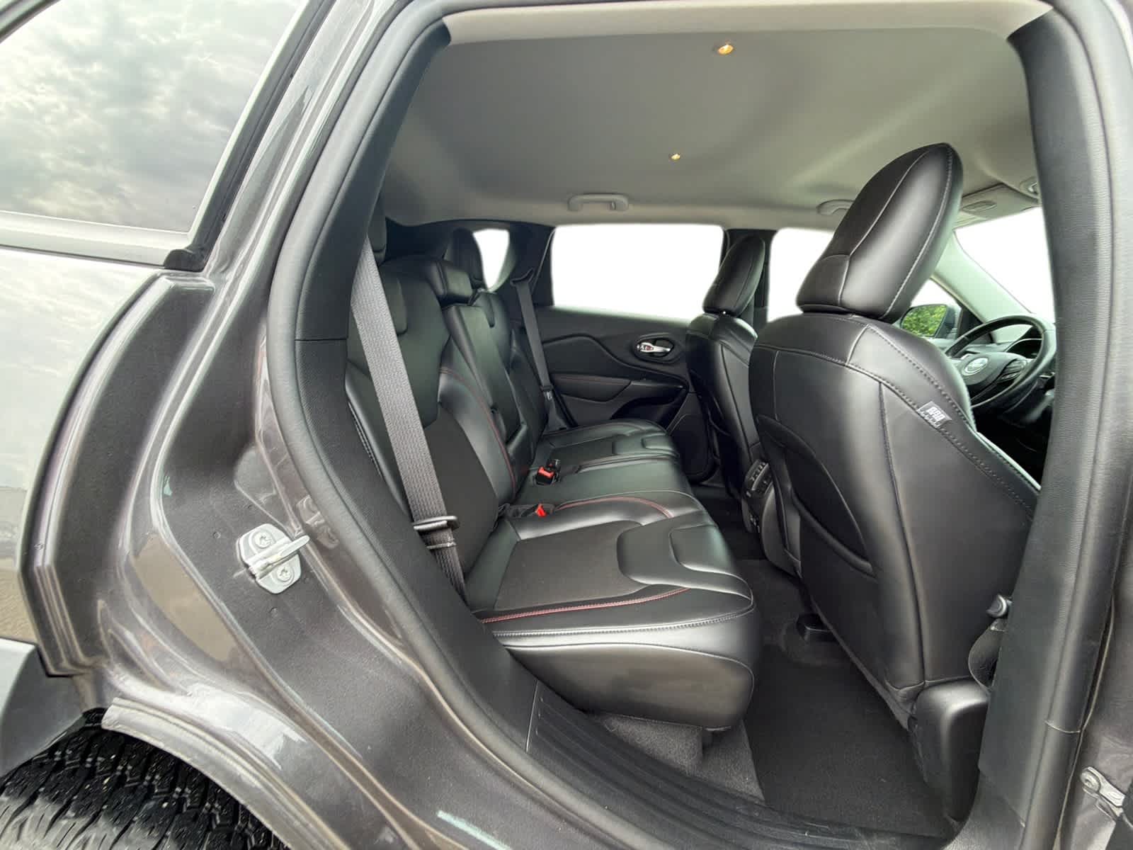 Thumbnail: 2021 Jeep Cherokee - 10