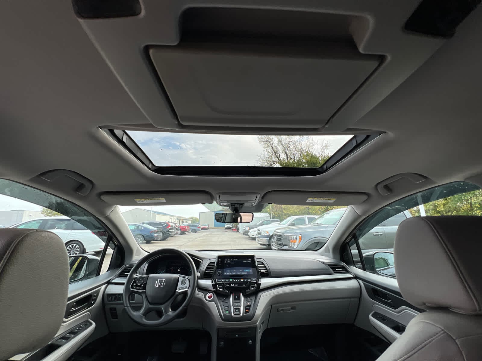 Thumbnail: 2018 Honda Odyssey - 14