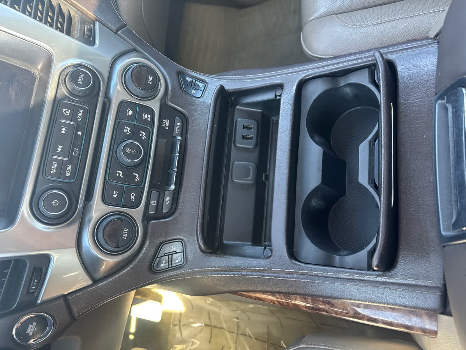 Thumbnail: 2016 Chevrolet Tahoe - 21