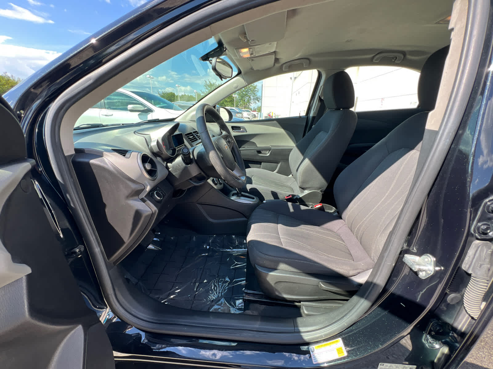 Thumbnail: 2015 Chevrolet Sonic - 14