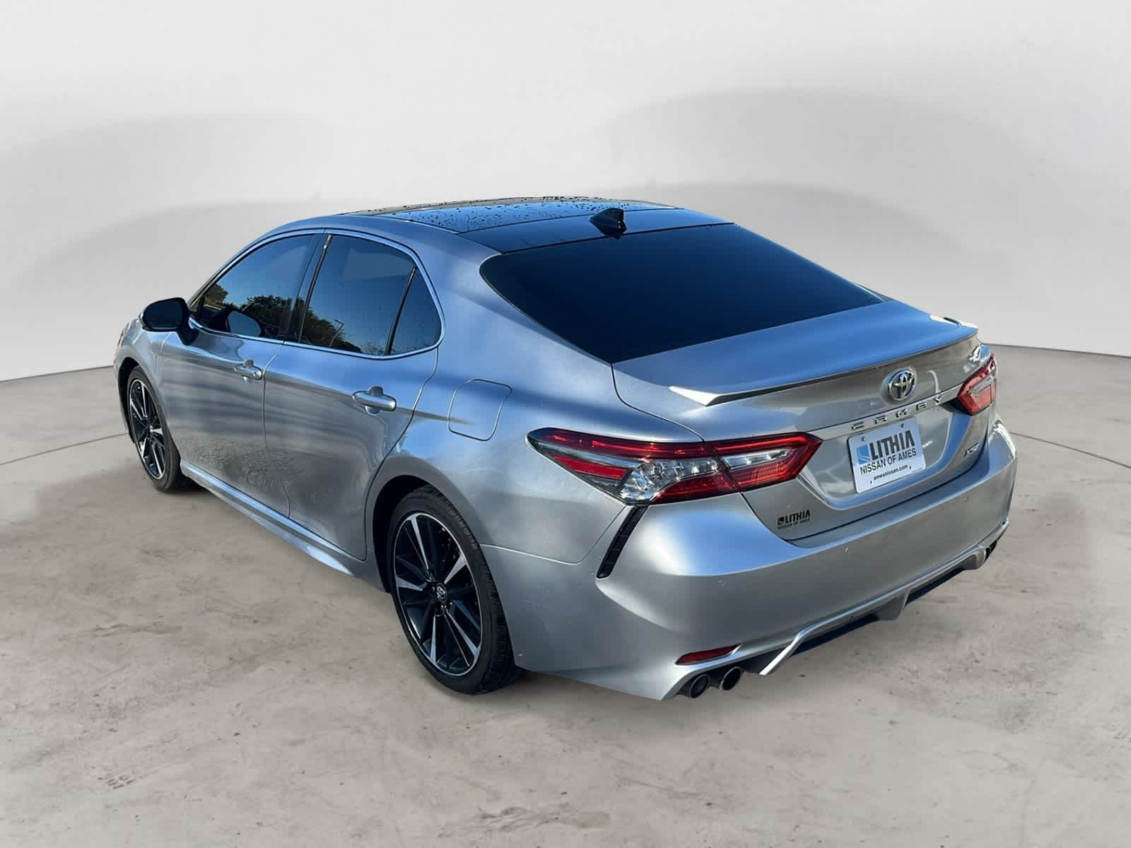 Thumbnail: 2019 Toyota Camry - 4