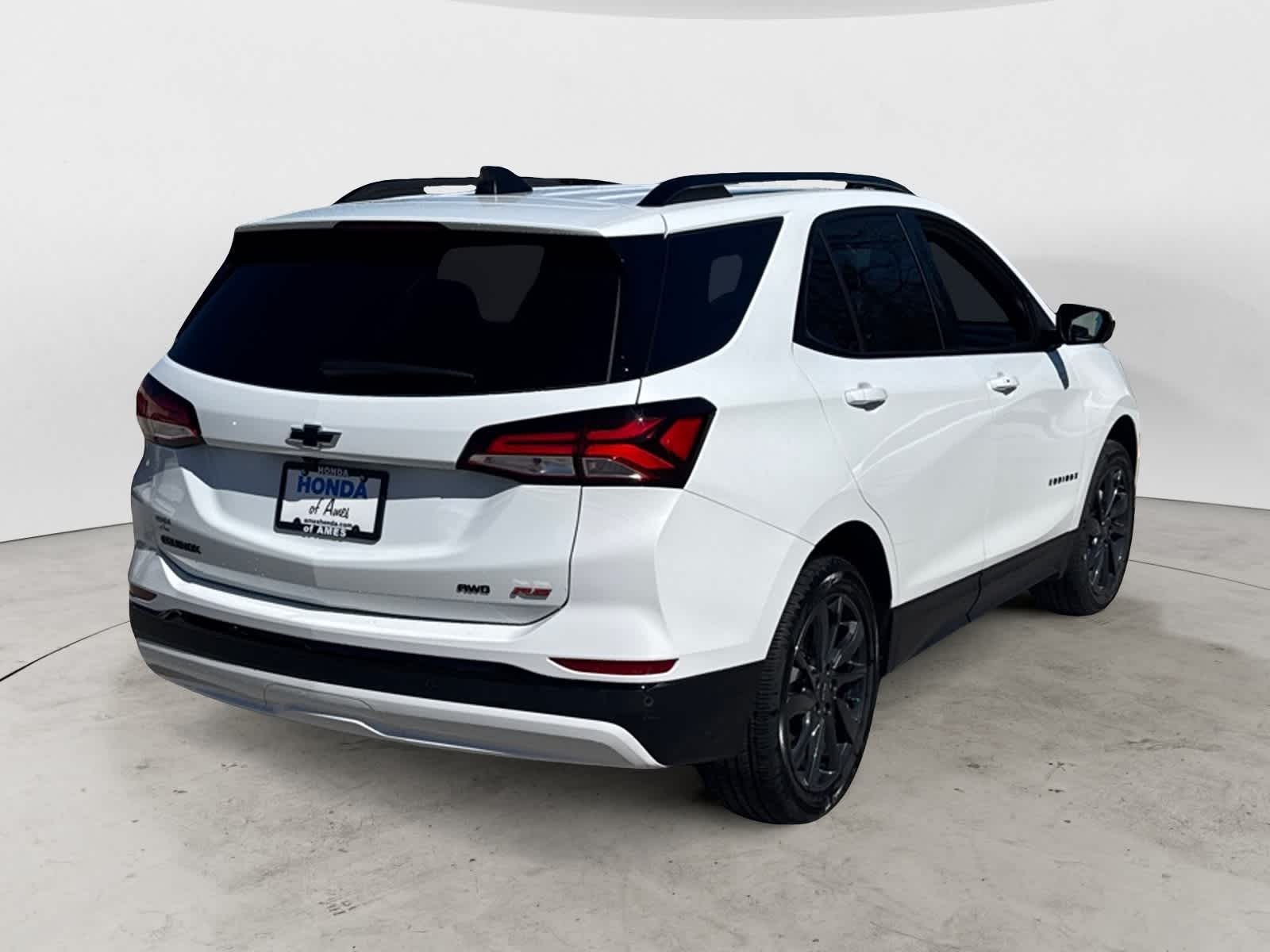 Thumbnail: 2024 Chevrolet Equinox - 4