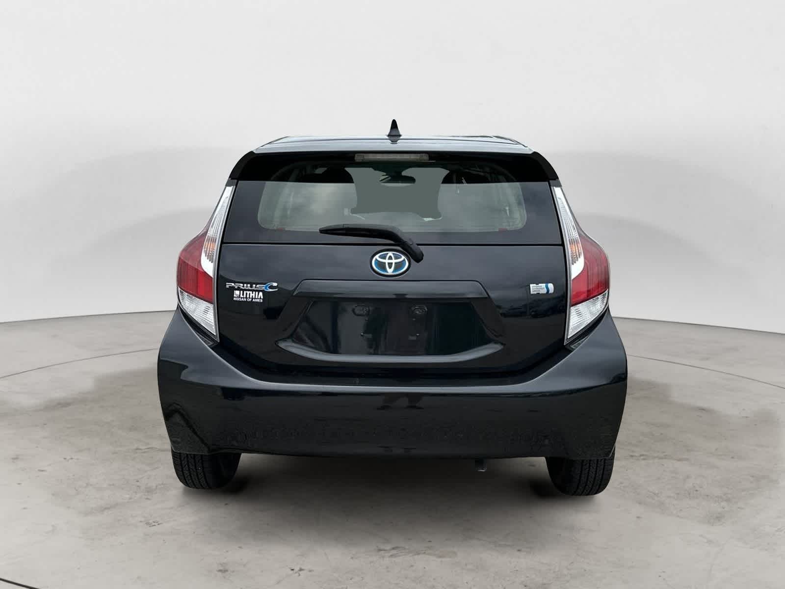 2016 Toyota Prius c Two 5