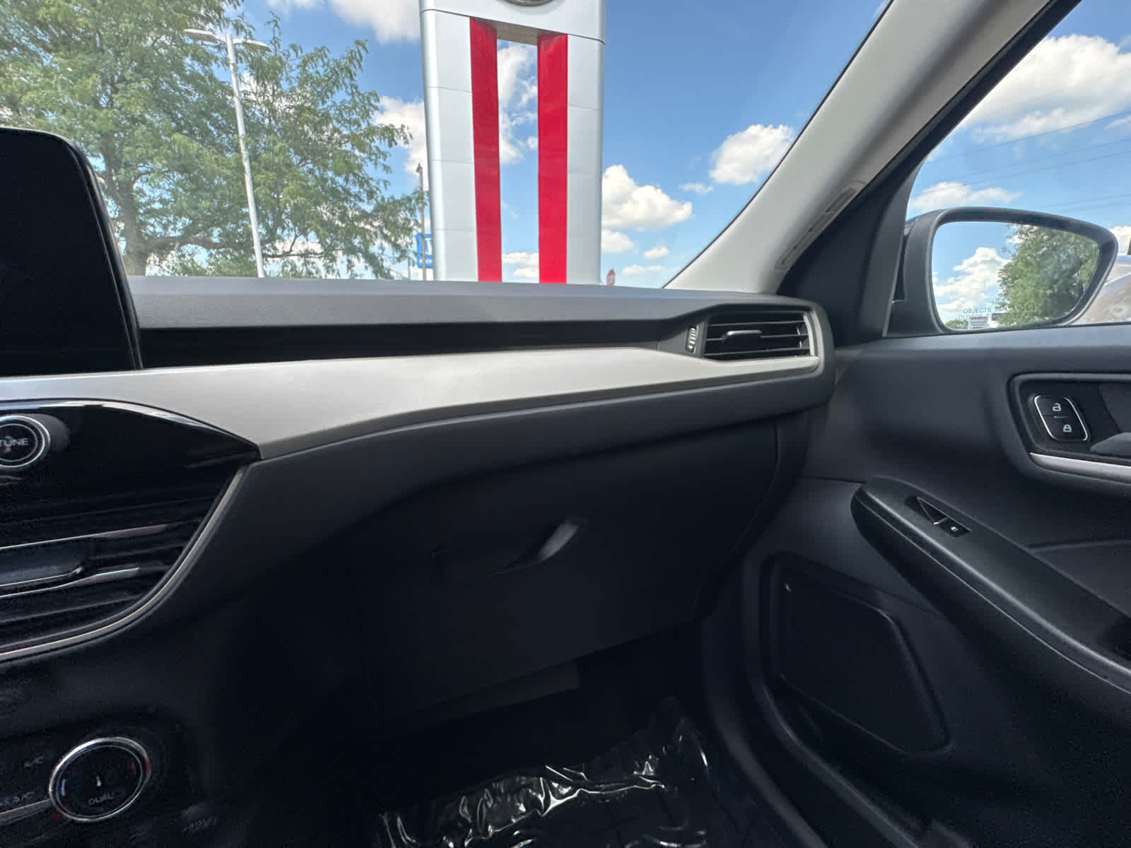 2022 Ford Escape SE - Photo 22