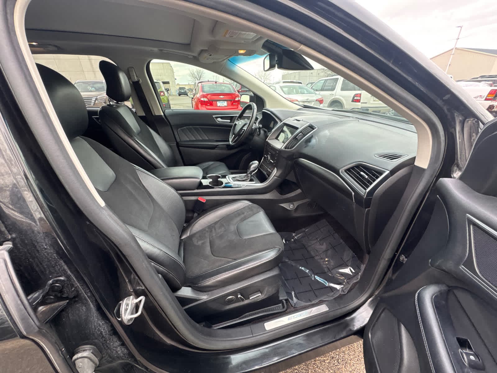 Thumbnail: 2015 Ford Edge - 8