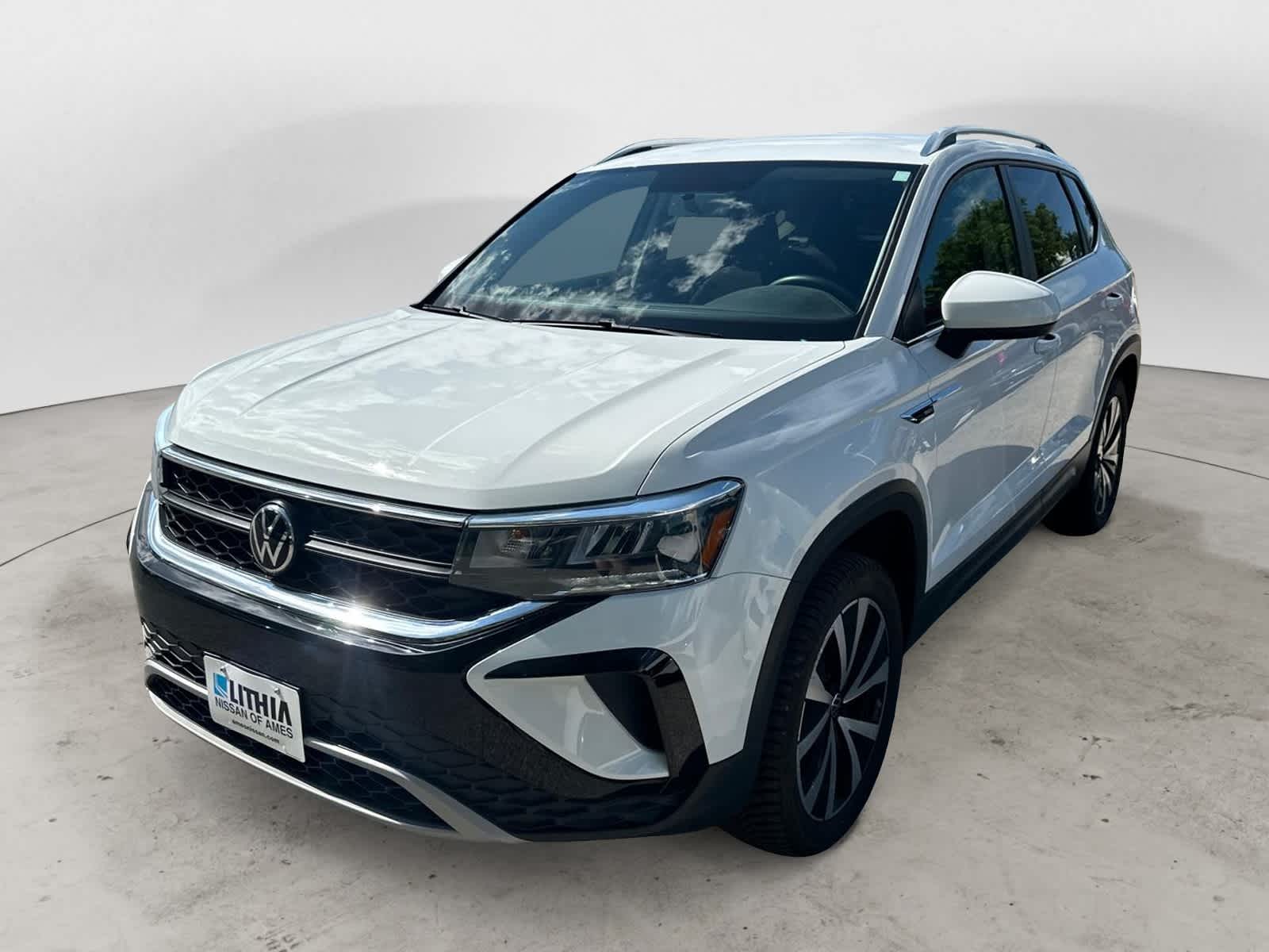 Thumbnail: 2022 Volkswagen Taos - 1