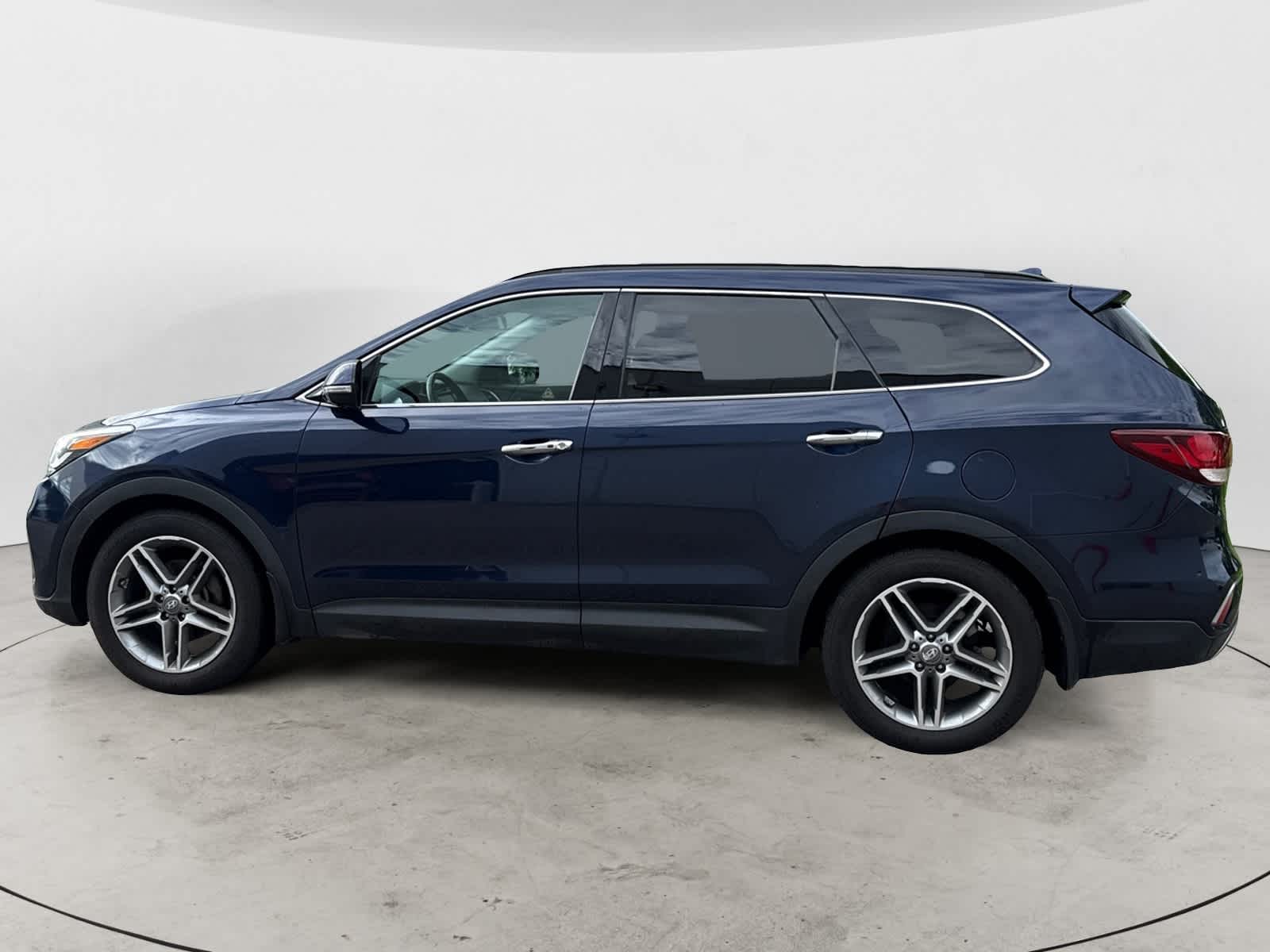 Thumbnail: 2018 Hyundai Santa Fe - 3