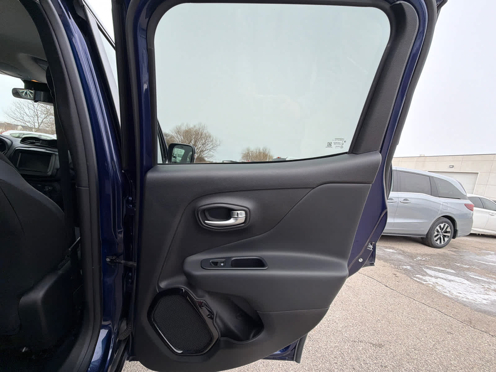 Thumbnail: 2019 Jeep Renegade - 9