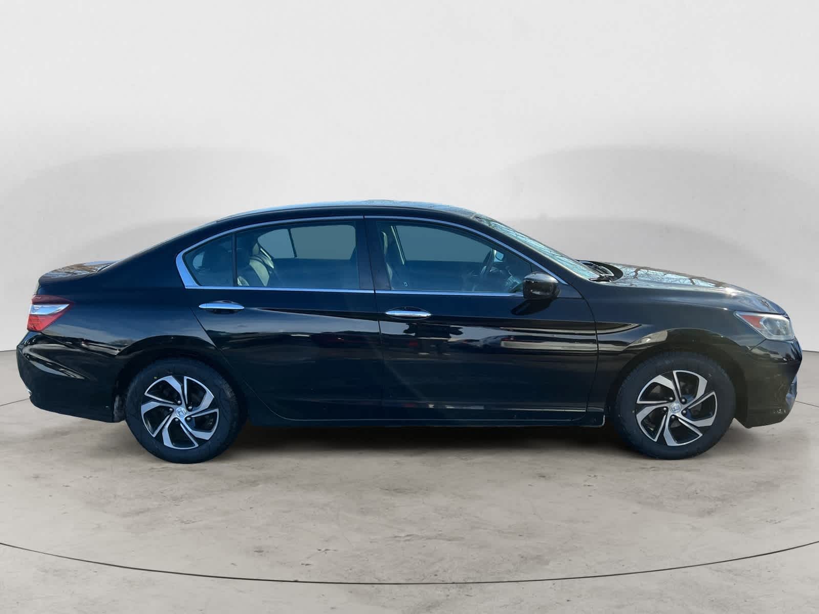 Thumbnail: 2017 Honda Accord - 5
