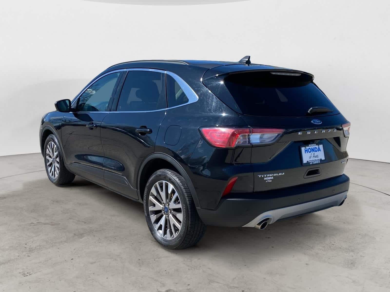 2022 Ford Escape Titanium photo 4