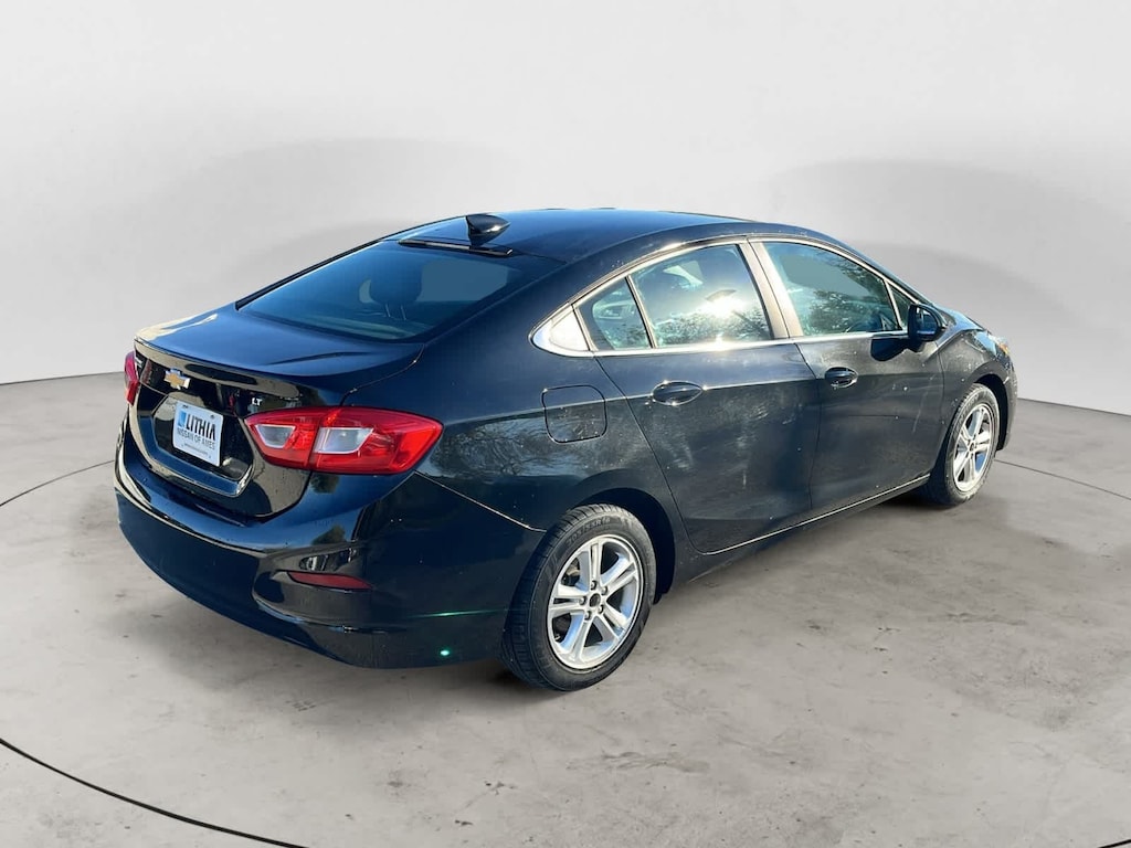 Used 2017 Chevrolet Cruze LT Sedan