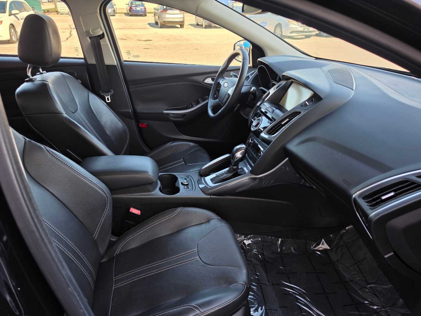 Thumbnail: 2012 Ford Focus - 12