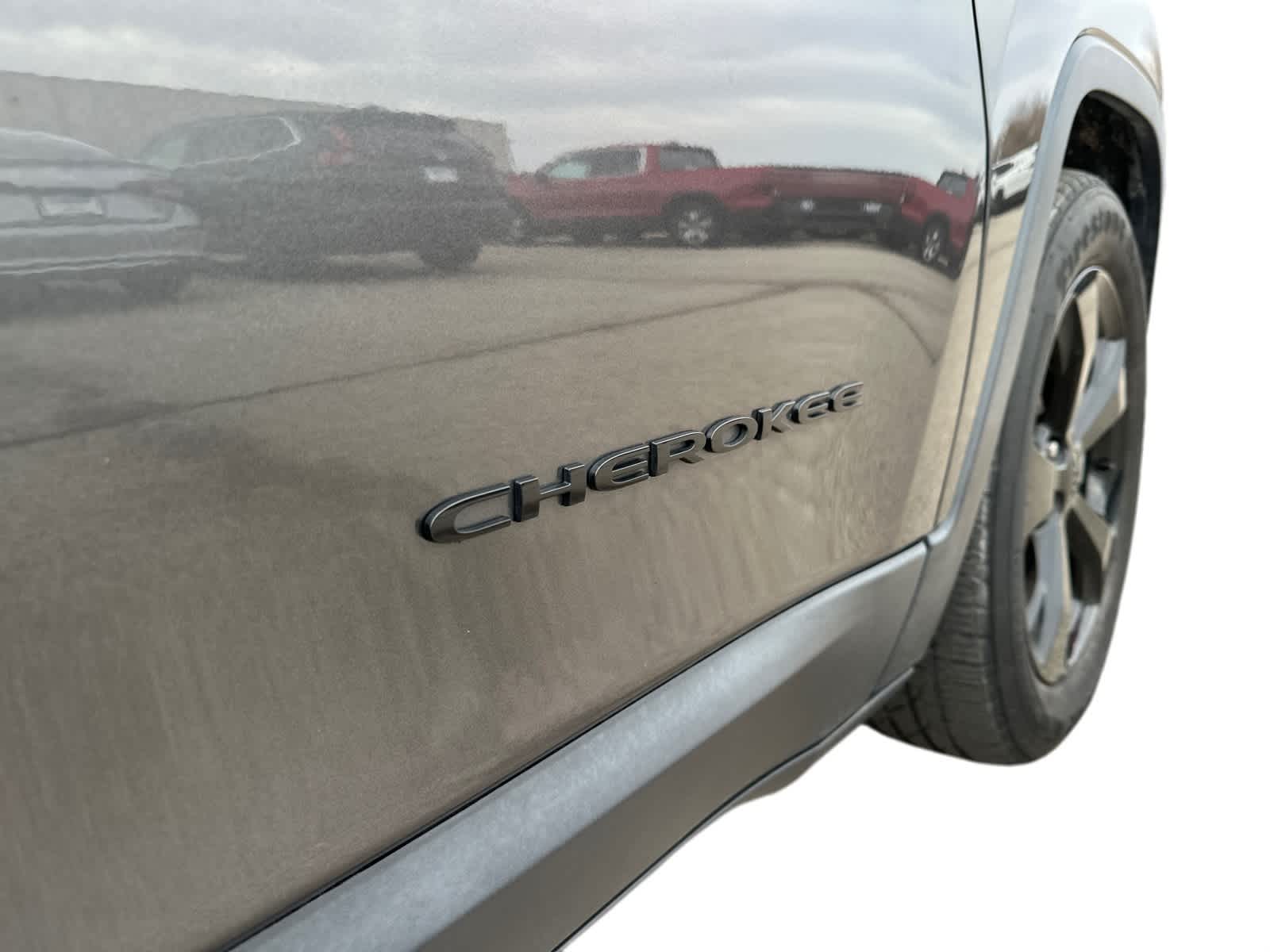 Thumbnail: 2017 Jeep Cherokee - 6