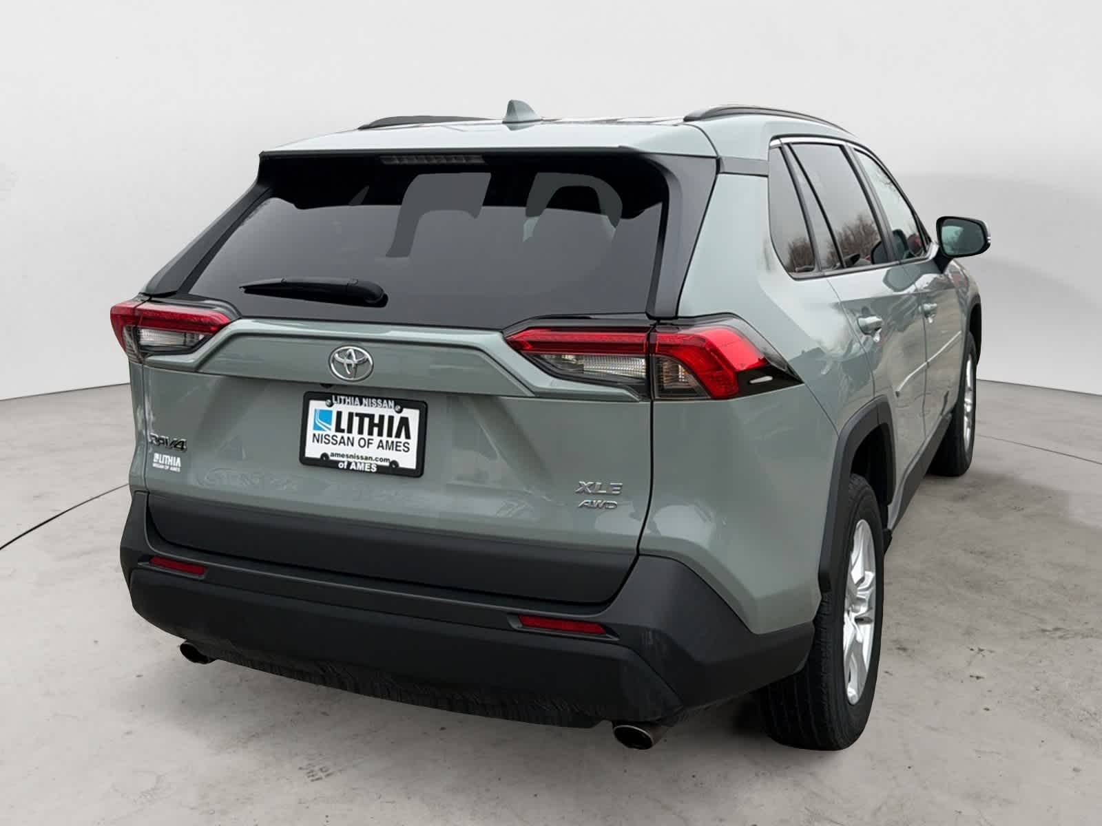 Thumbnail: 2021 Toyota RAV4 - 4