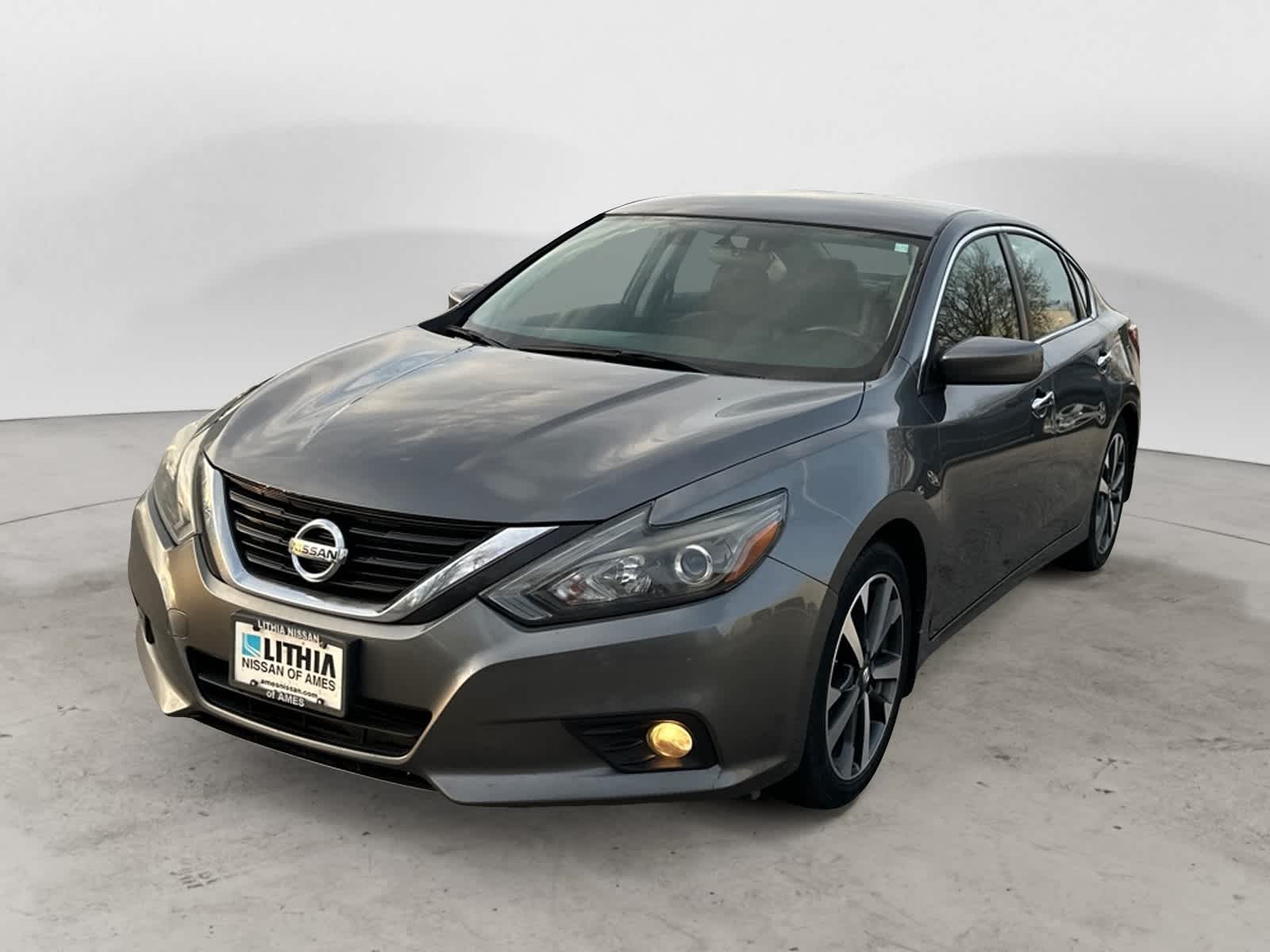 Thumbnail: 2017 Nissan Altima - 1