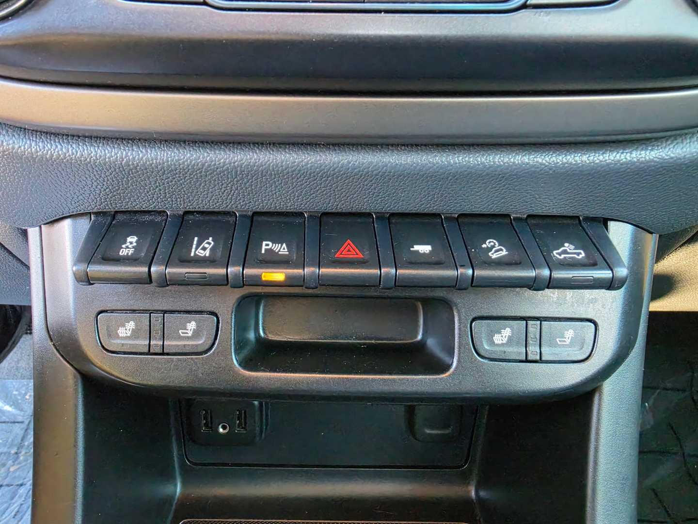 Thumbnail: 2021 Chevrolet Colorado - 21