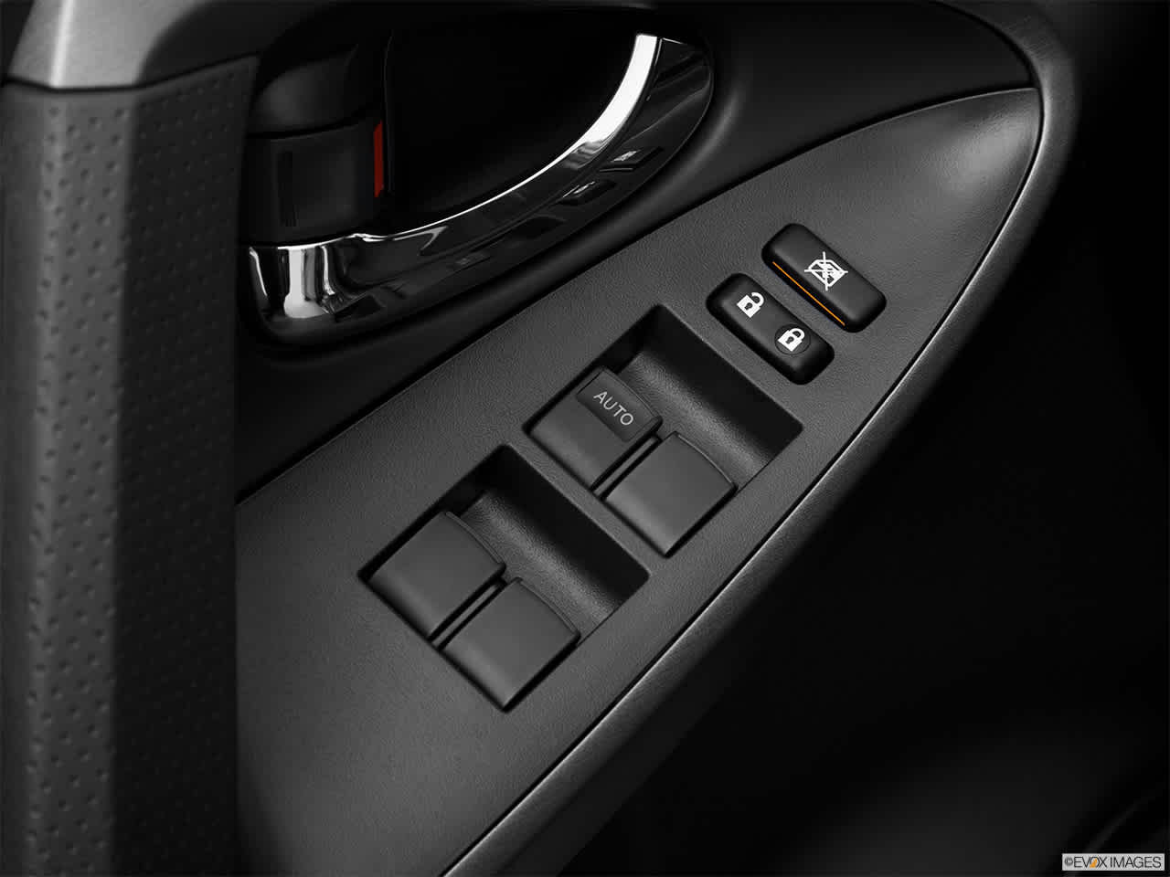 Thumbnail: 2012 Toyota RAV4 - 22