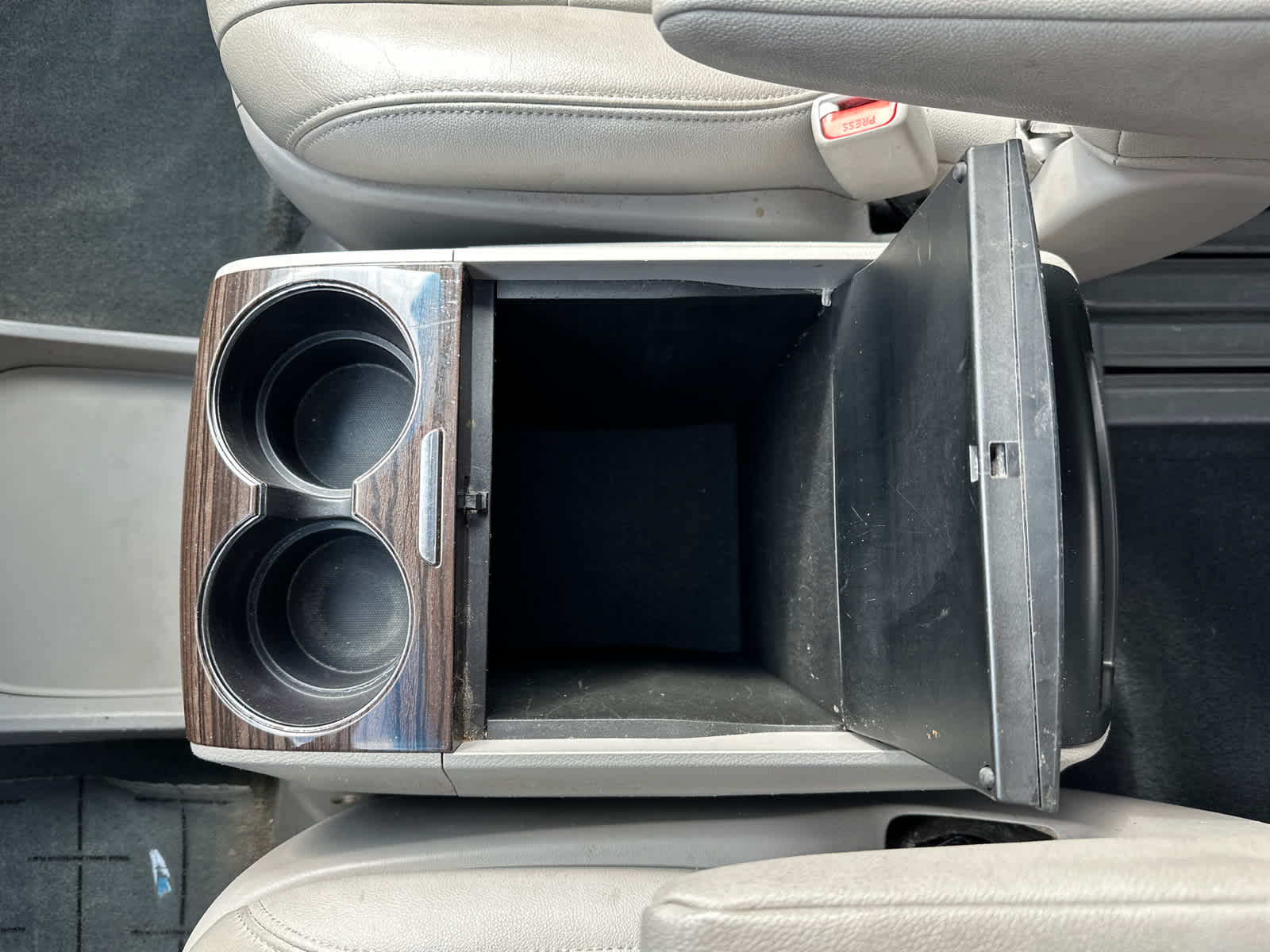 2015 Toyota Sienna XLE 18
