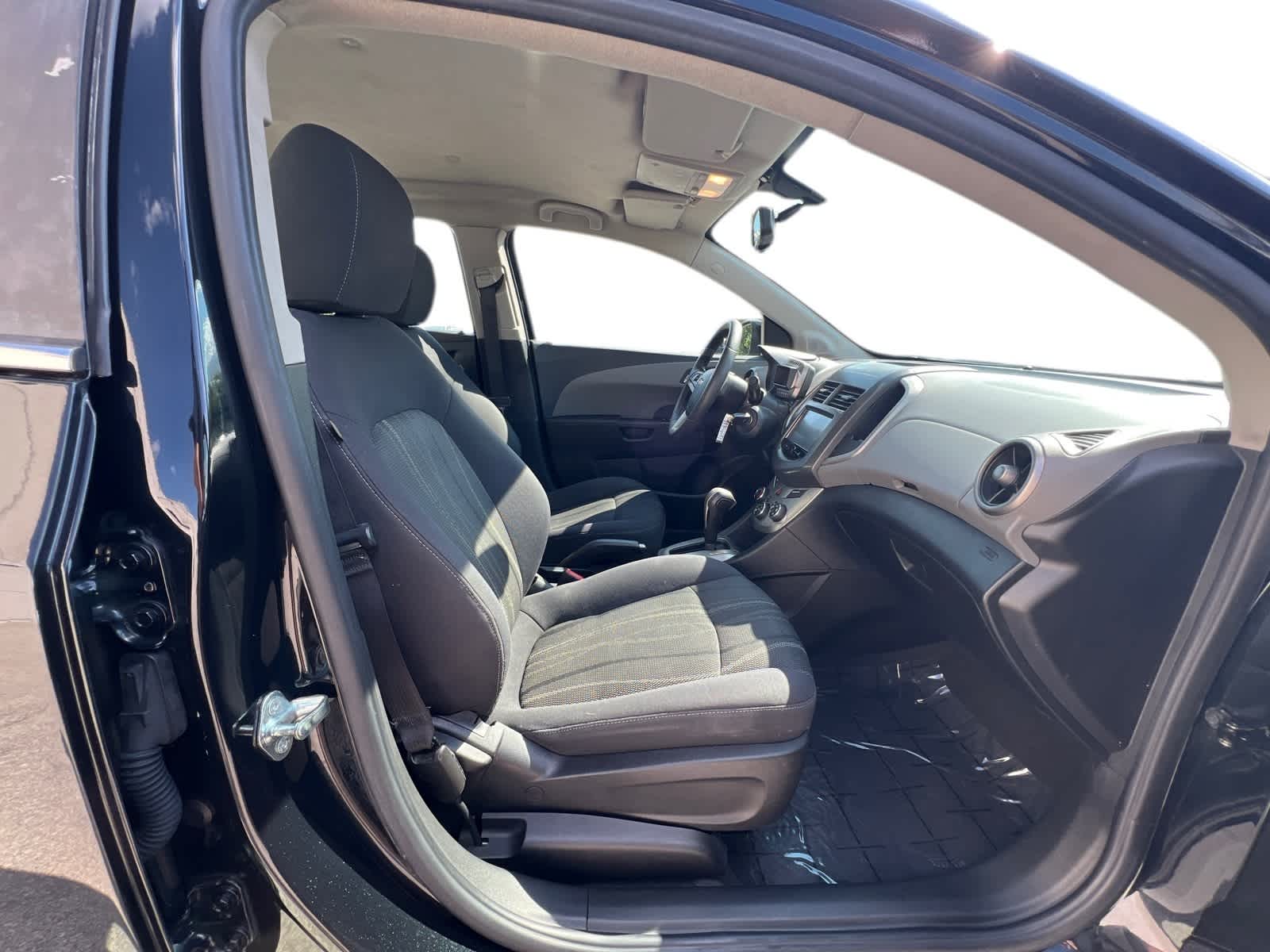 Thumbnail: 2015 Chevrolet Sonic - 6