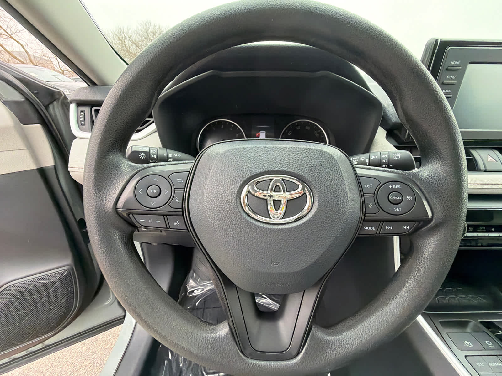 Thumbnail: 2021 Toyota RAV4 - 21