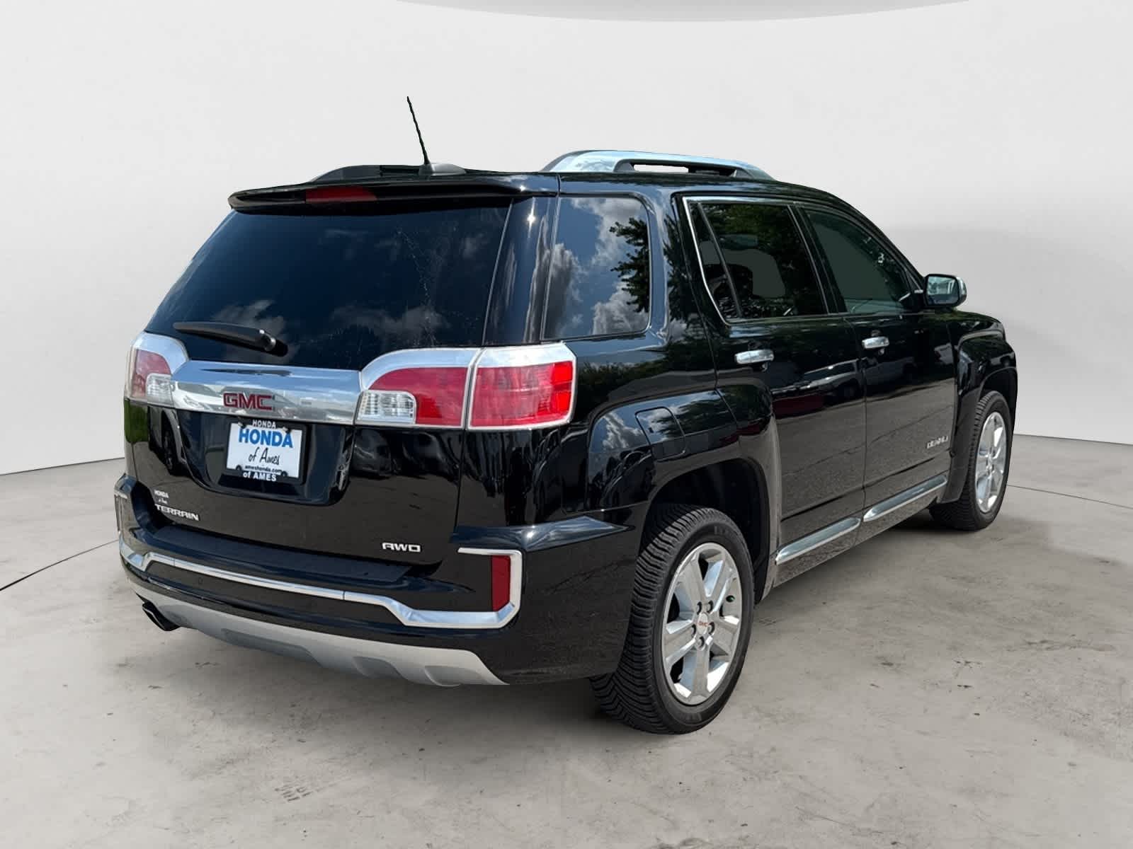 Thumbnail: 2017 GMC Terrain - 4