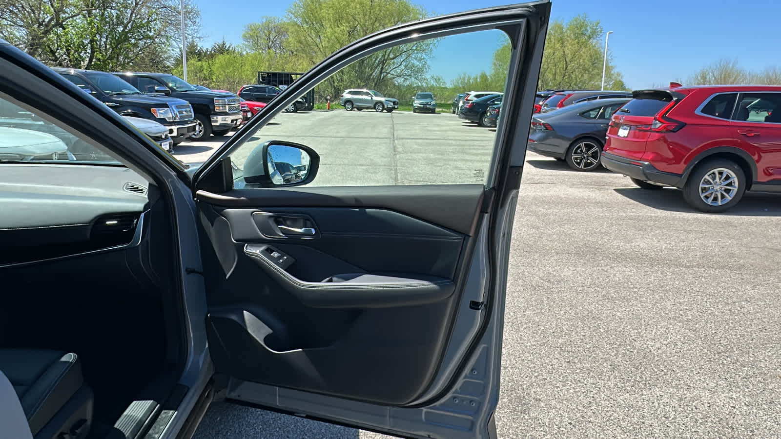 Thumbnail: 2023 Nissan Rogue - 15